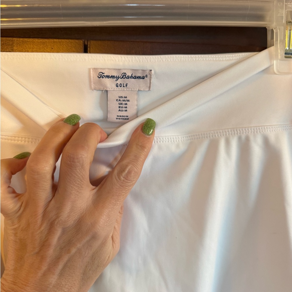 NWOT-Tommy Bahama separates: White Golf/Tennis Polo Top and Skort - Picture 4 of 9